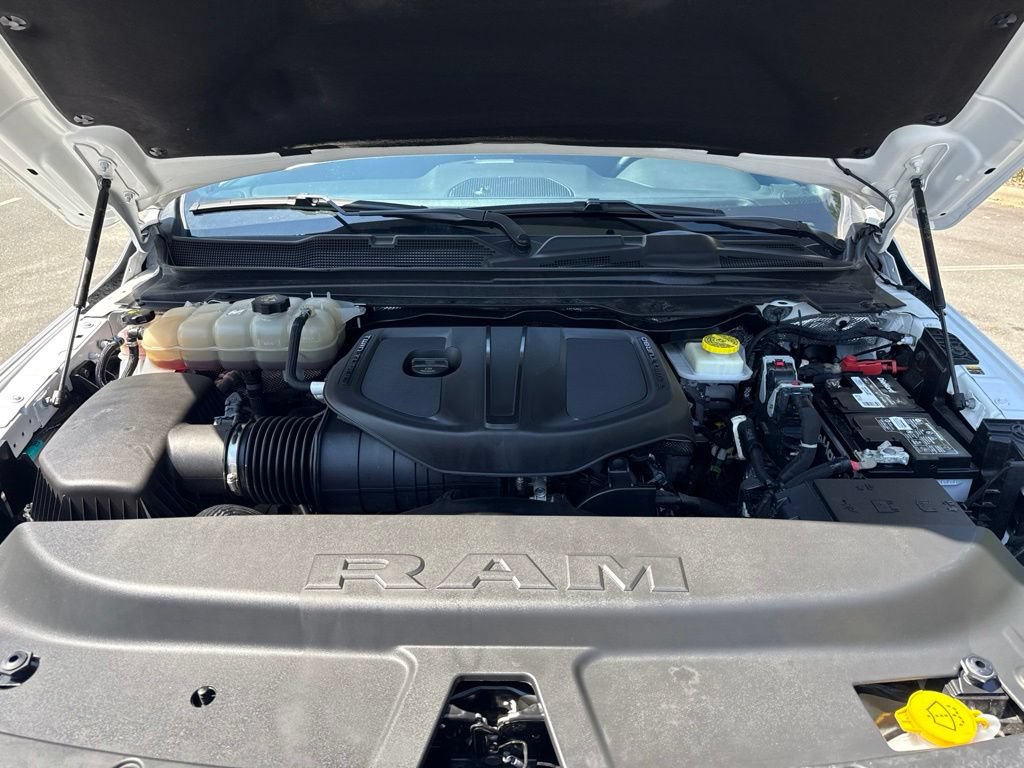 Used 2025 RAM 1500 Big Horn AWD/4WD image 40