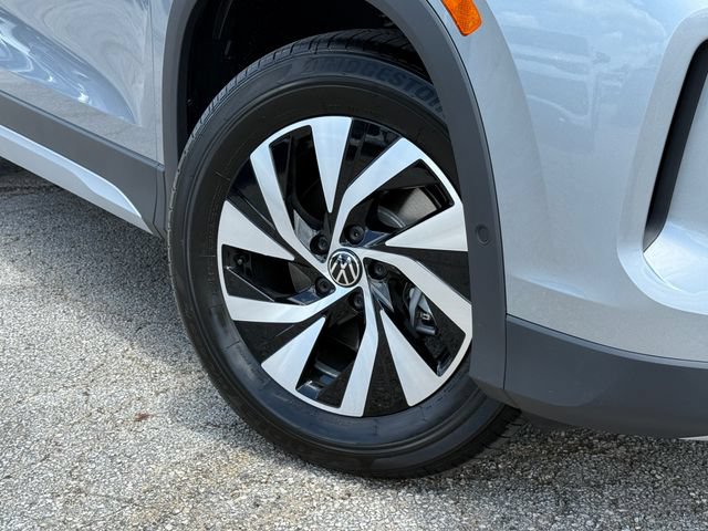 Certified 2025 Volkswagen Tiguan S FWD image 2