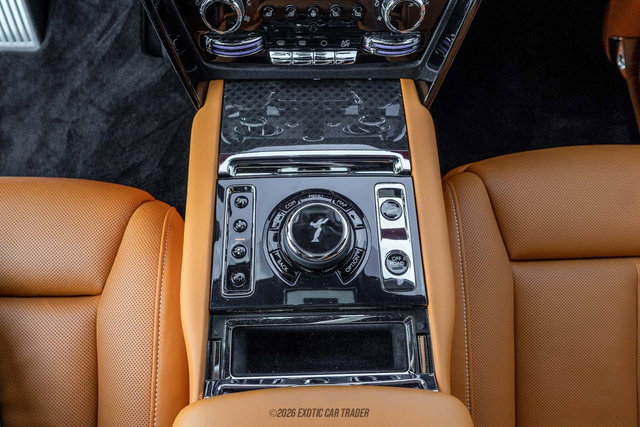 Used 2023 Rolls-Royce Cullinan Black Badge AWD/4WD image 75
