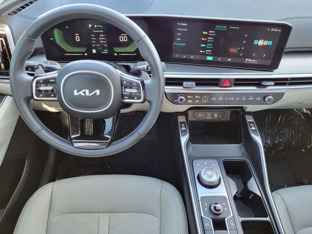 Used 2025 Kia Sorento EX w/ EX Panoramic Sunroof Package image 2