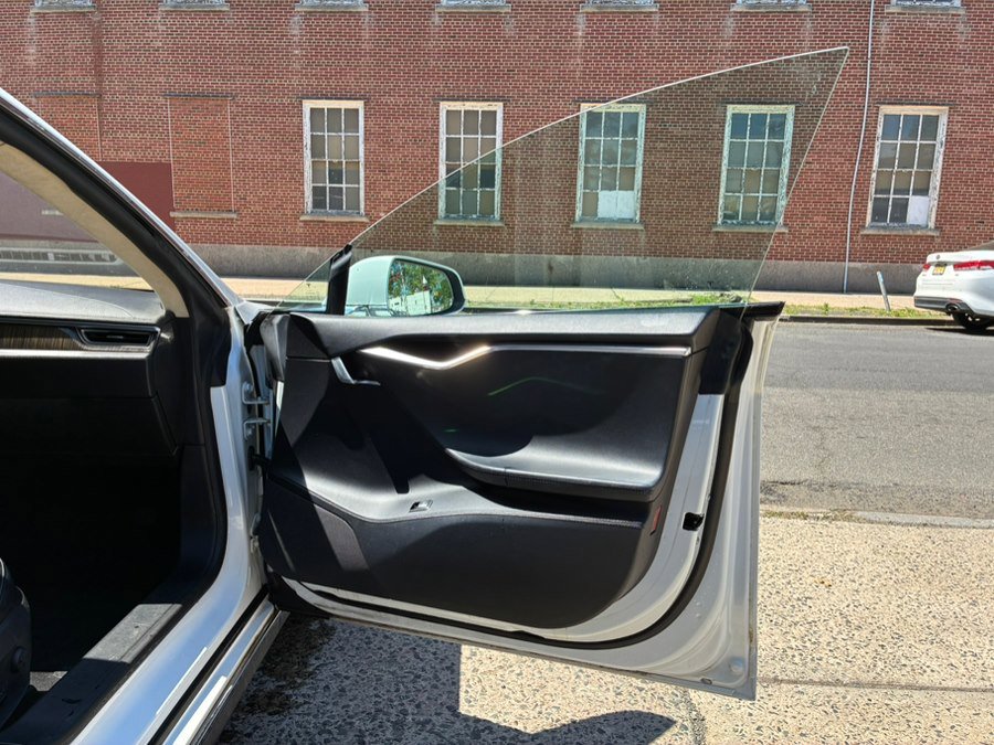 Used 2013 Tesla Model S Performance RWD image 15