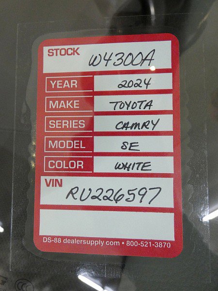 Used 2024 Toyota Camry SE image 25