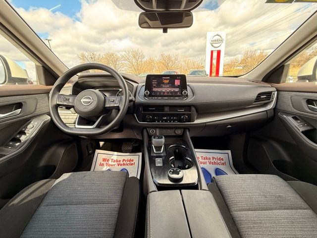 Certified 2023 Nissan Rogue SV image 21