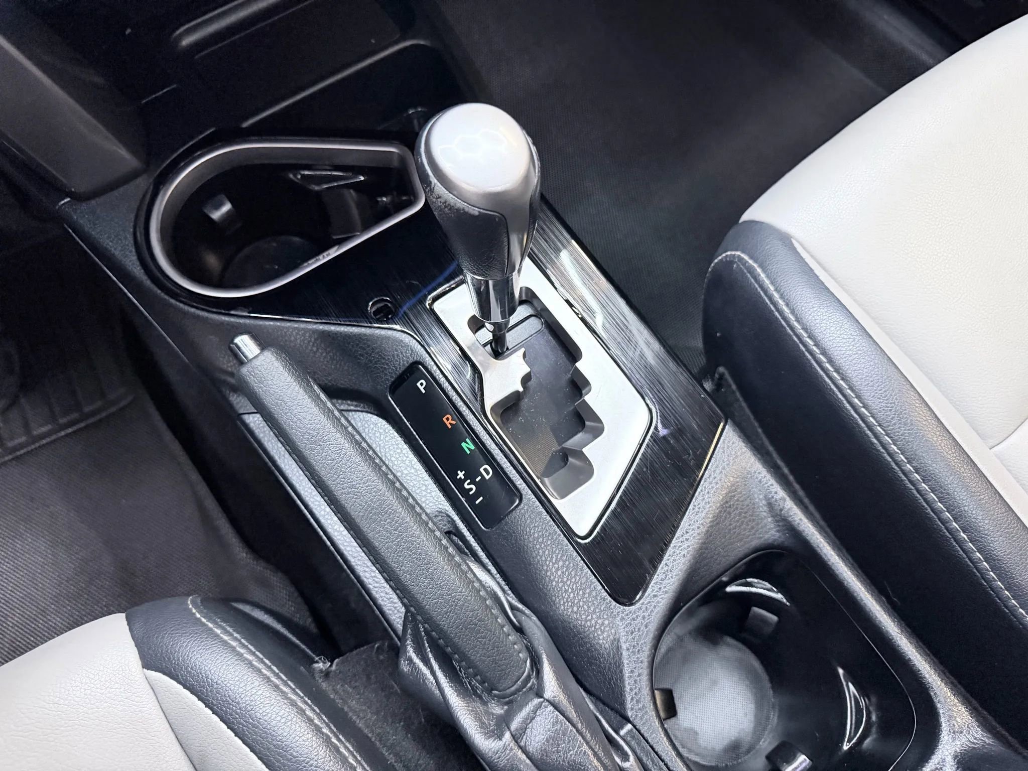 Used 2017 Toyota RAV4 Limited AWD/4WD image 19