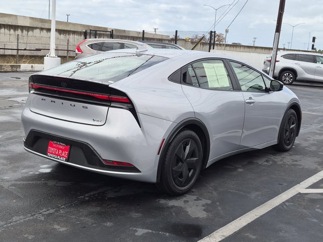 Used 2025 Toyota Prius LE FWD image 8