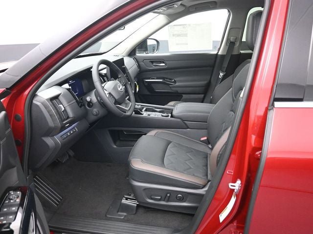 New 2026 Nissan Pathfinder Platinum AWD/4WD image 9