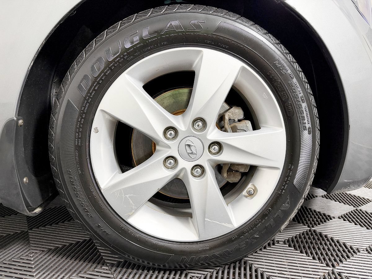 Used 2013 Hyundai Elantra GLS w/ Preferred Pkg FWD image 24