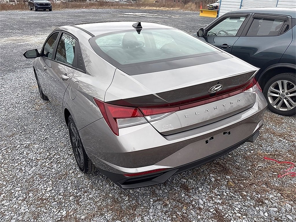 Used 2023 Hyundai Elantra SEL image 6