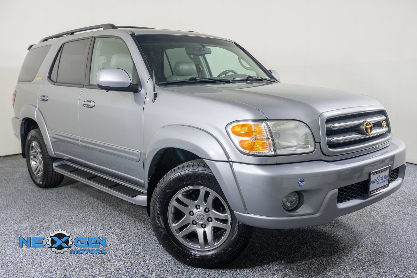 Used 2004 Toyota Sequoia Limited w/ Preferred Accessory Pkg AWD/4WD image 1