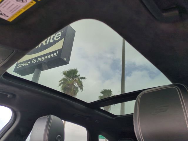 Used 2017 Jaguar F-PACE S image 25