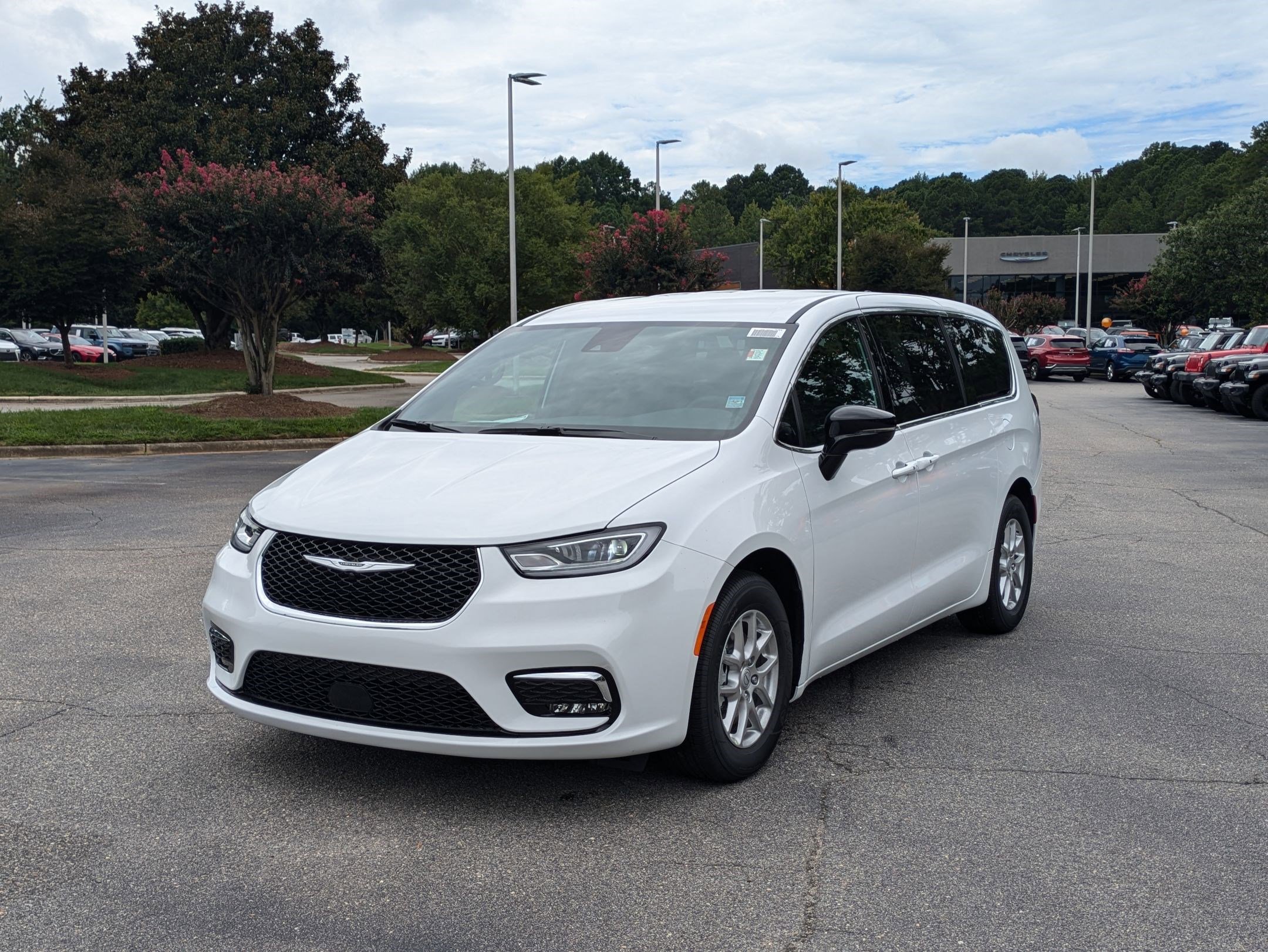 New 2026 Chrysler Pacifica Select