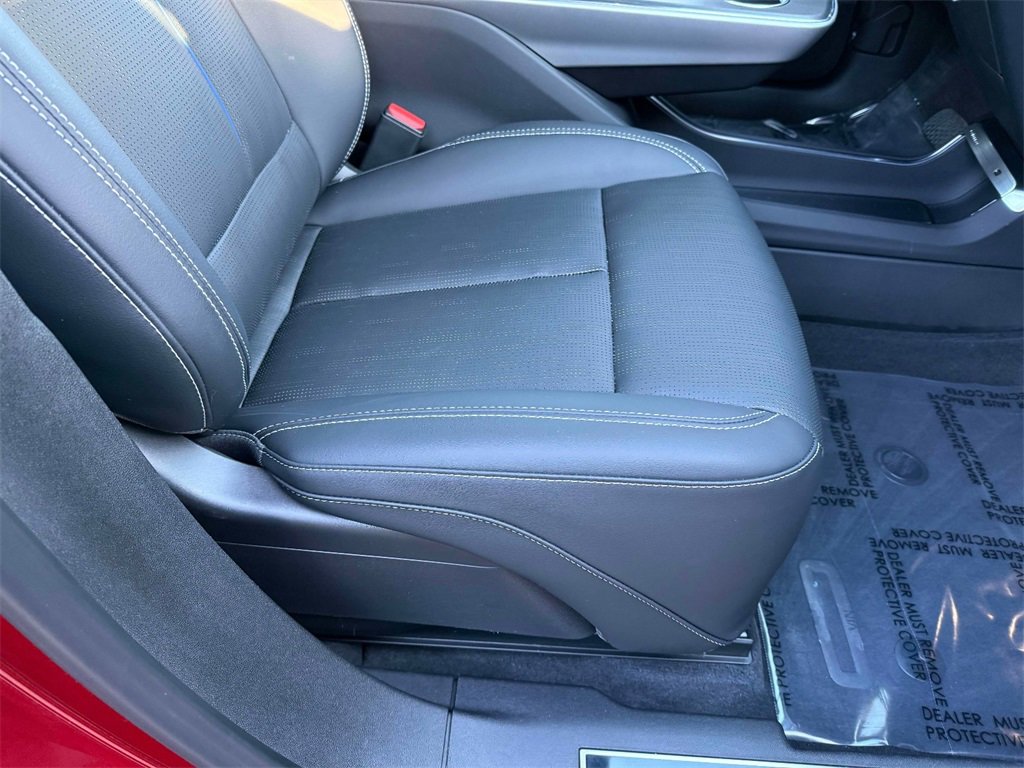 Used 2025 Cadillac Lyriq Luxury w/ LPO, Floor Liner Package image 15