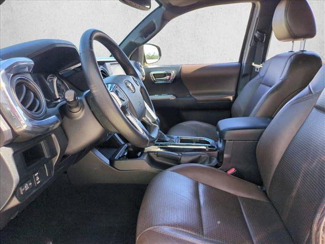 Used 2016 Toyota Tacoma Limited w/ Towing Package AWD/4WD image 17
