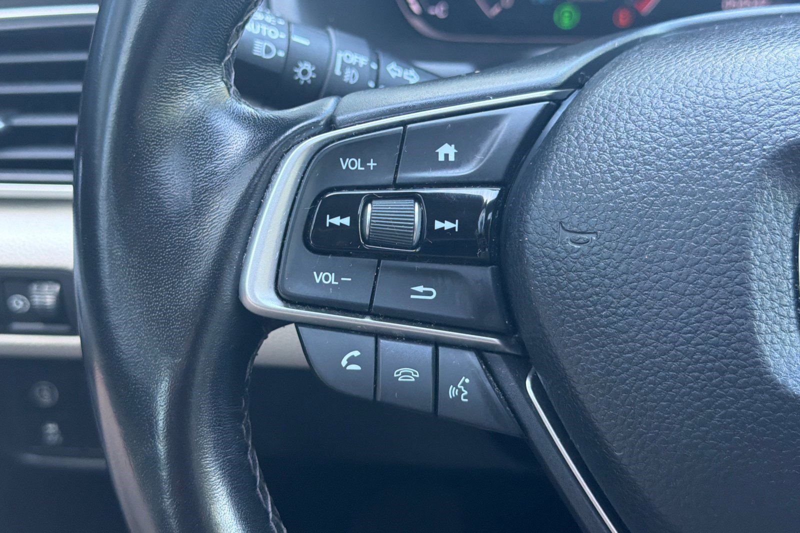 Used 2020 Honda Accord EX-L image 29
