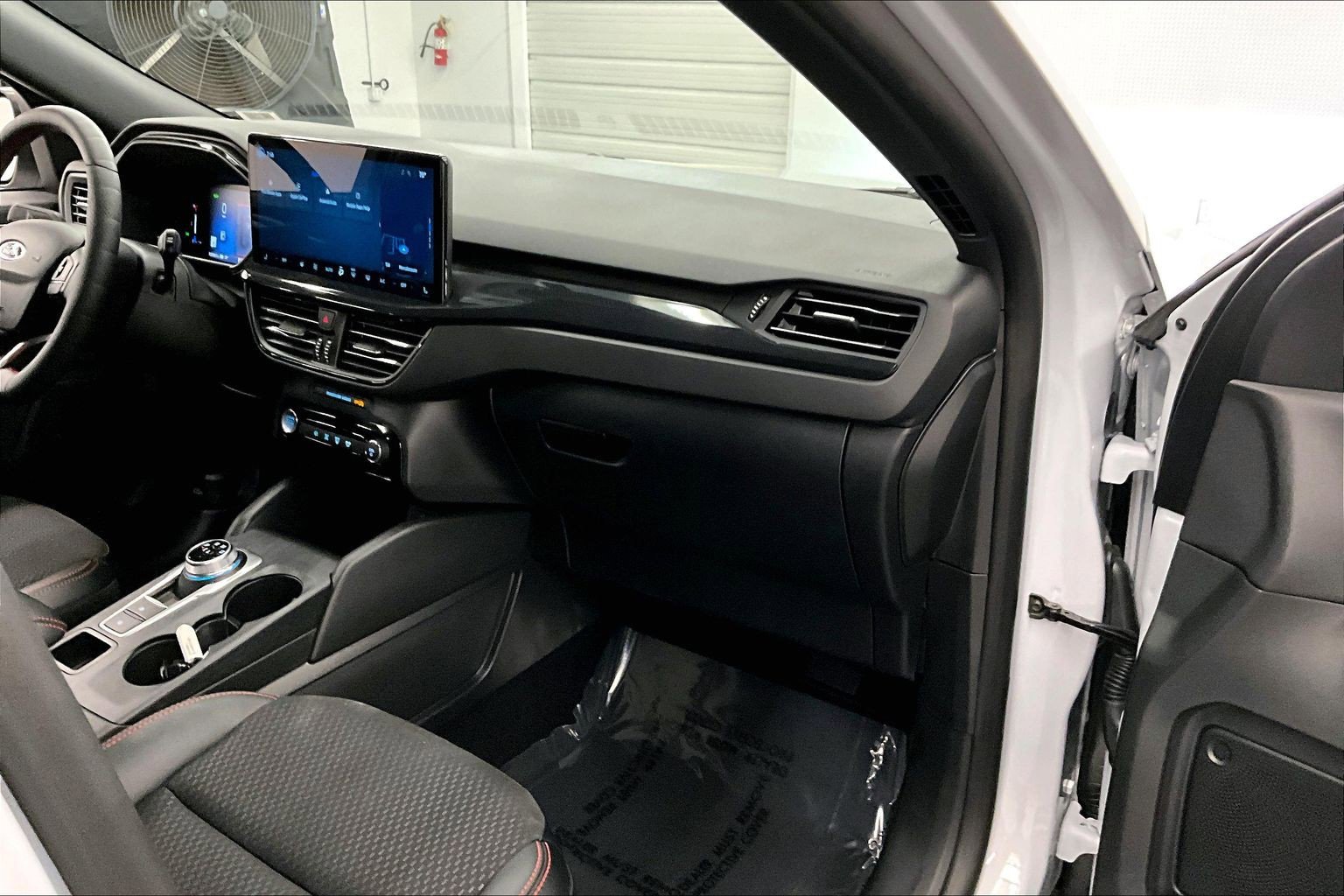 Used 2025 Ford Escape ST-Line w/ Equipment Group 301A FWD image 19