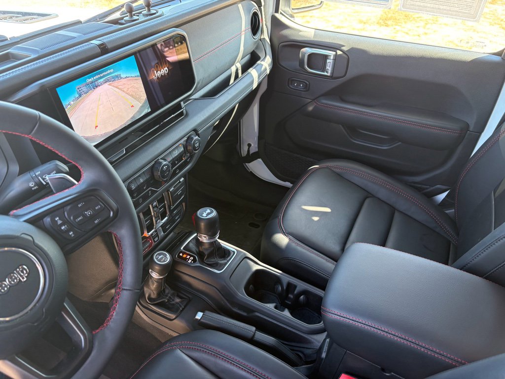 Used 2024 Jeep Wrangler Unlimited Rubicon w/ Convenience Group image 16