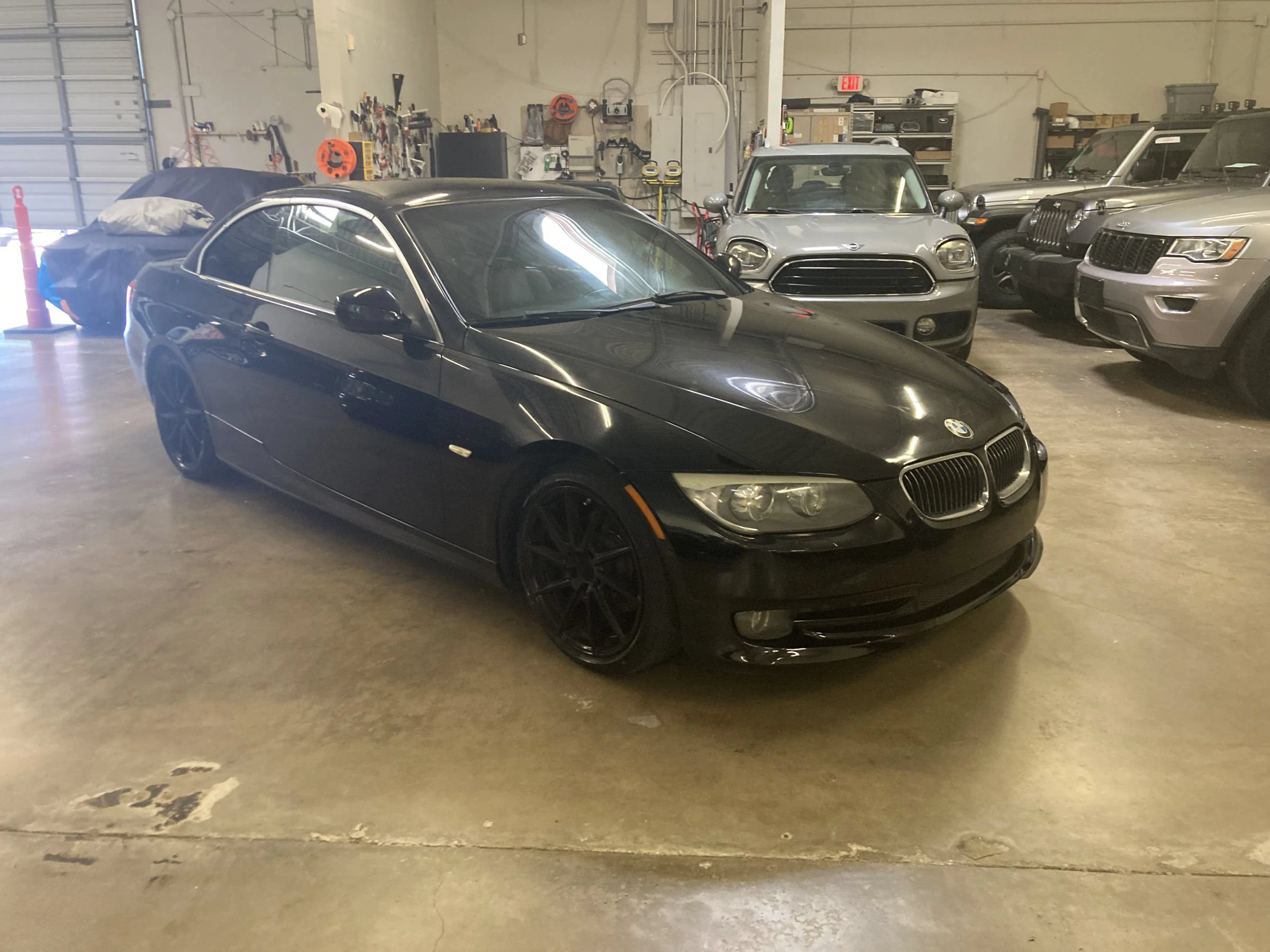 Used 2011 BMW 328i Convertible RWD image 3