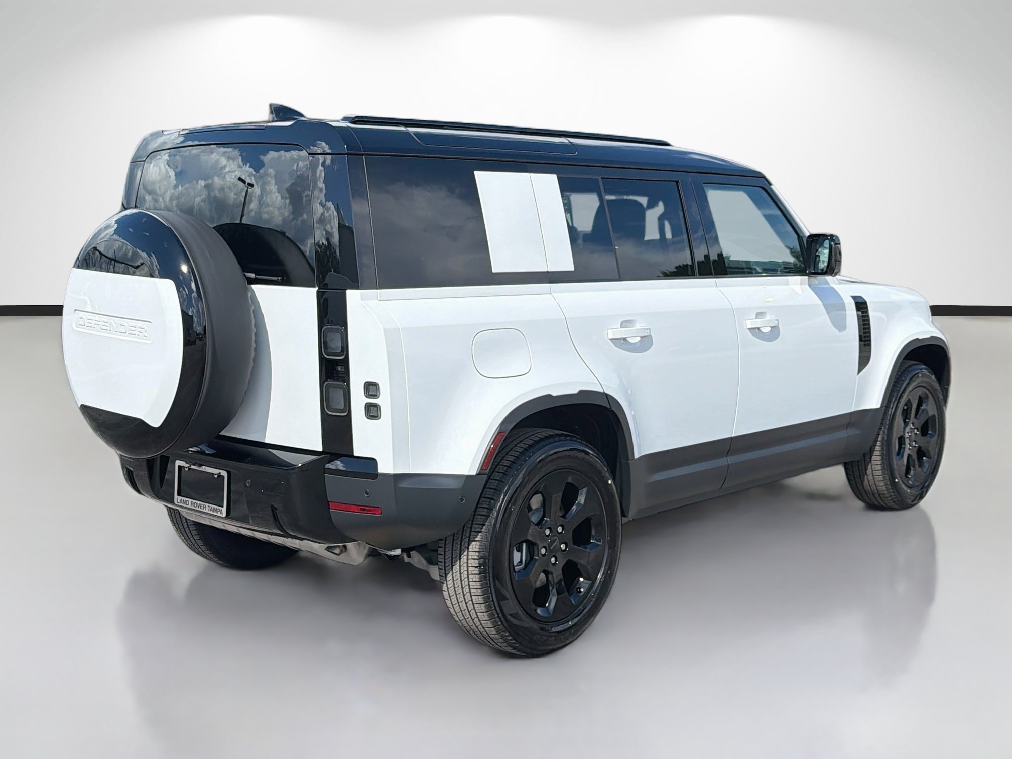 New 2026 Land Rover Defender 110 S AWD/4WD image 5