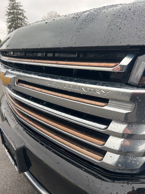 Used 2022 Chevrolet Tahoe High Country AWD/4WD image 18