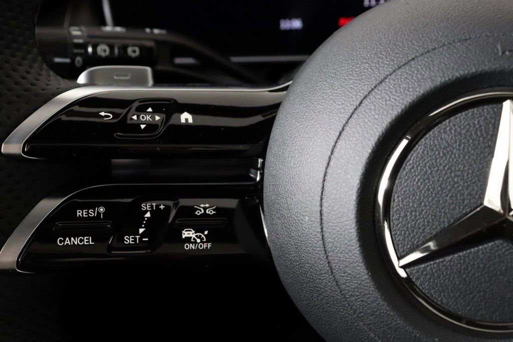 Used 2025 Mercedes-Benz GLC 350e GLC 350e image 19