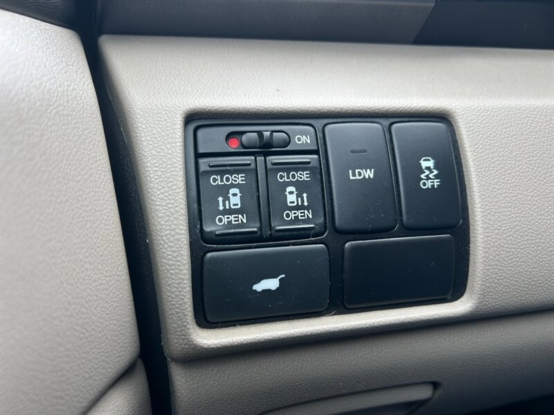 Used 2016 Honda Odyssey EX-L image 18