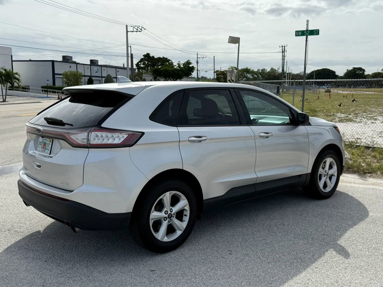 Used 2018 Ford Edge SE image 9