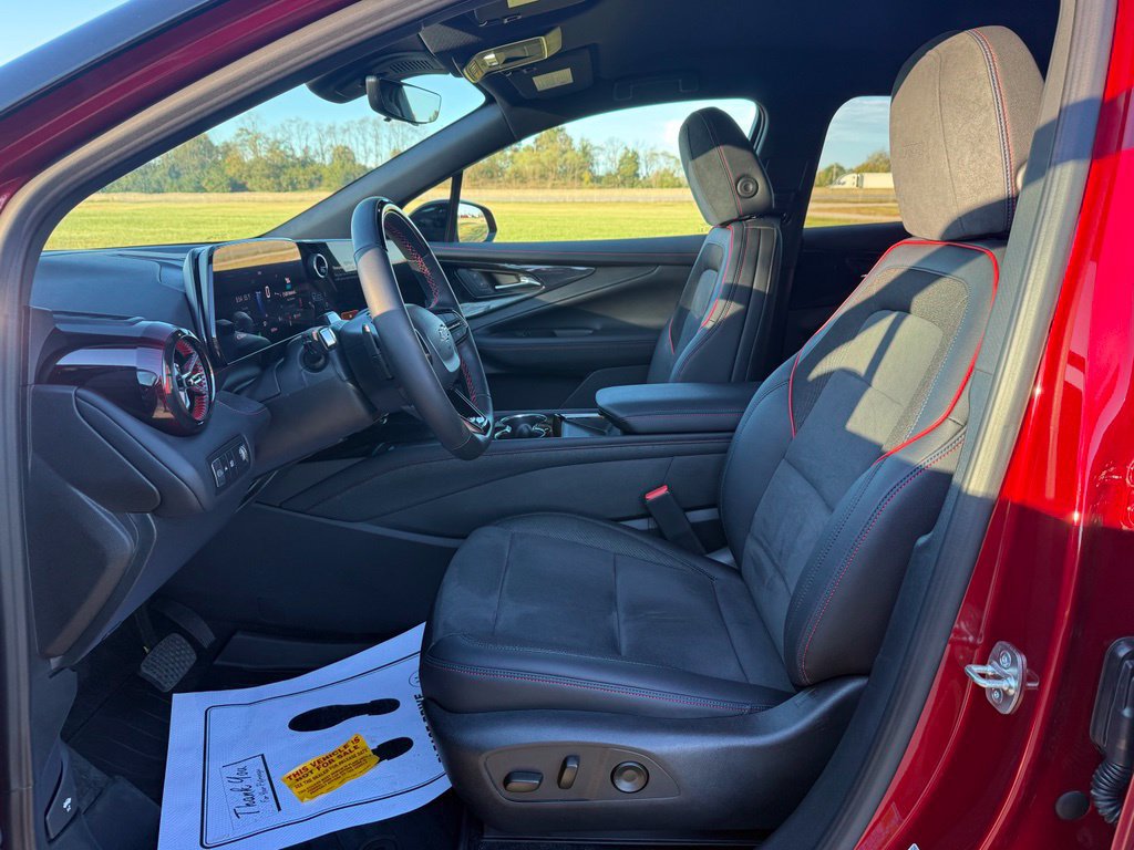 Used 2025 Chevrolet Blazer EV RS AWD/4WD image 30