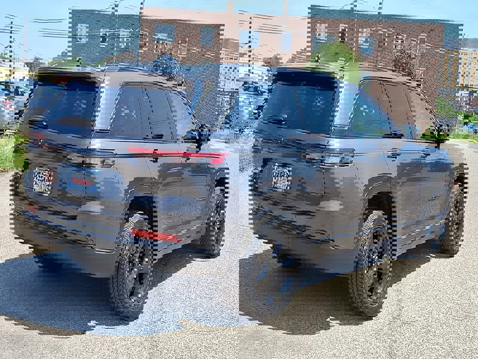 Used 2022 Jeep Grand Cherokee Altitude image 6