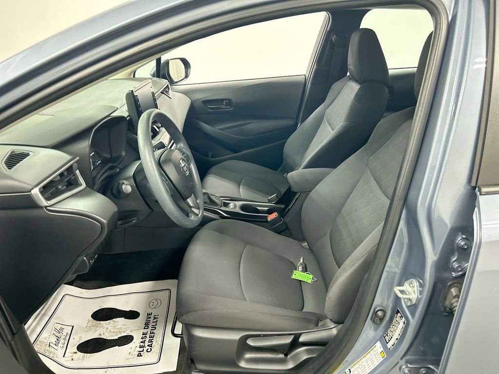 Used 2022 Toyota Corolla LE image 9