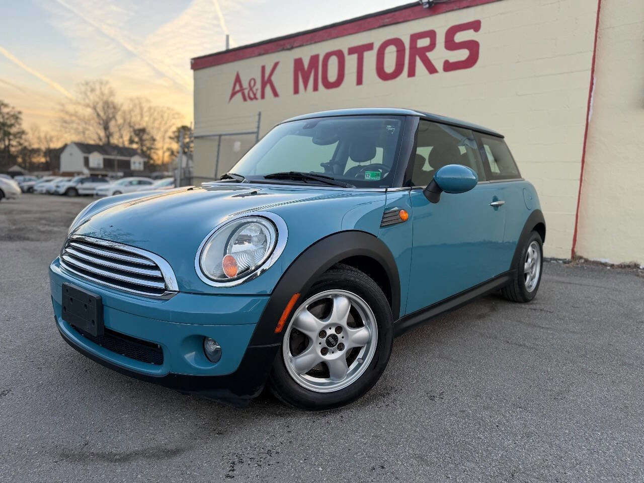 Used 2010 MINI Cooper Hardtop image 1