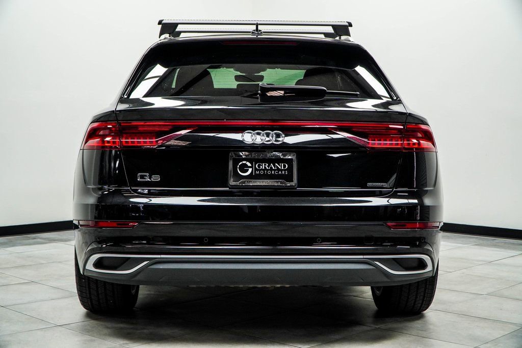 Used 2023 Audi Q8 Prestige image 9
