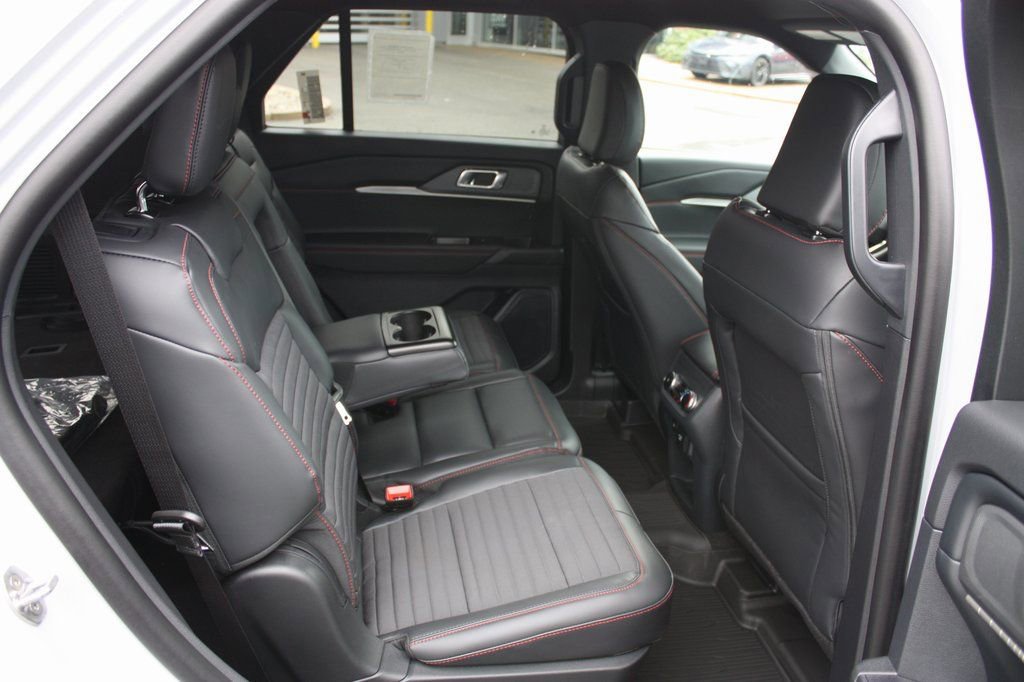 New 2026 Ford Explorer ST-Line w/ ST-Line Street Pack image 17