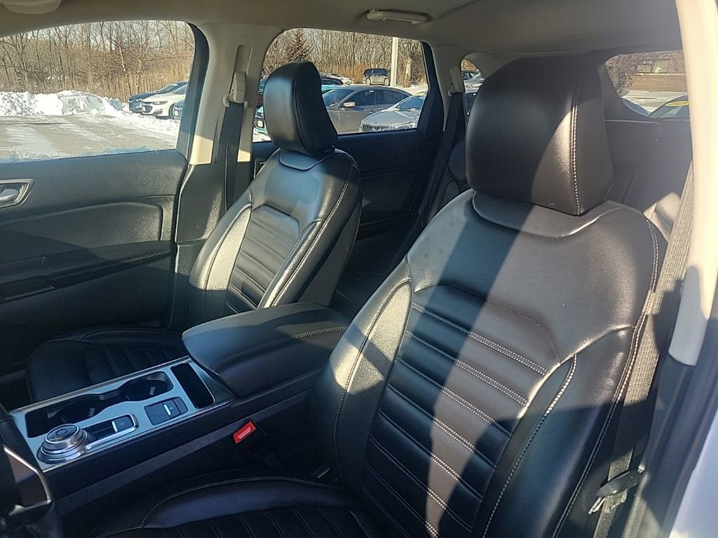 Used 2022 Ford Edge SEL image 12