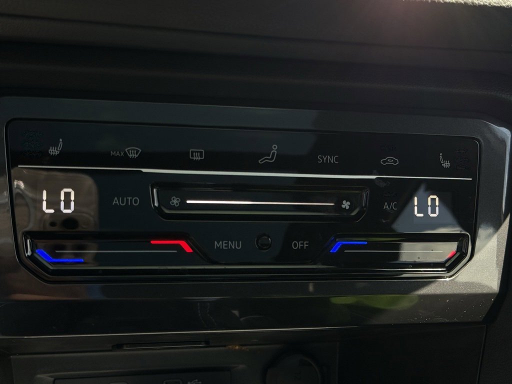 Certified 2024 Volkswagen Tiguan SE R-Line image 13