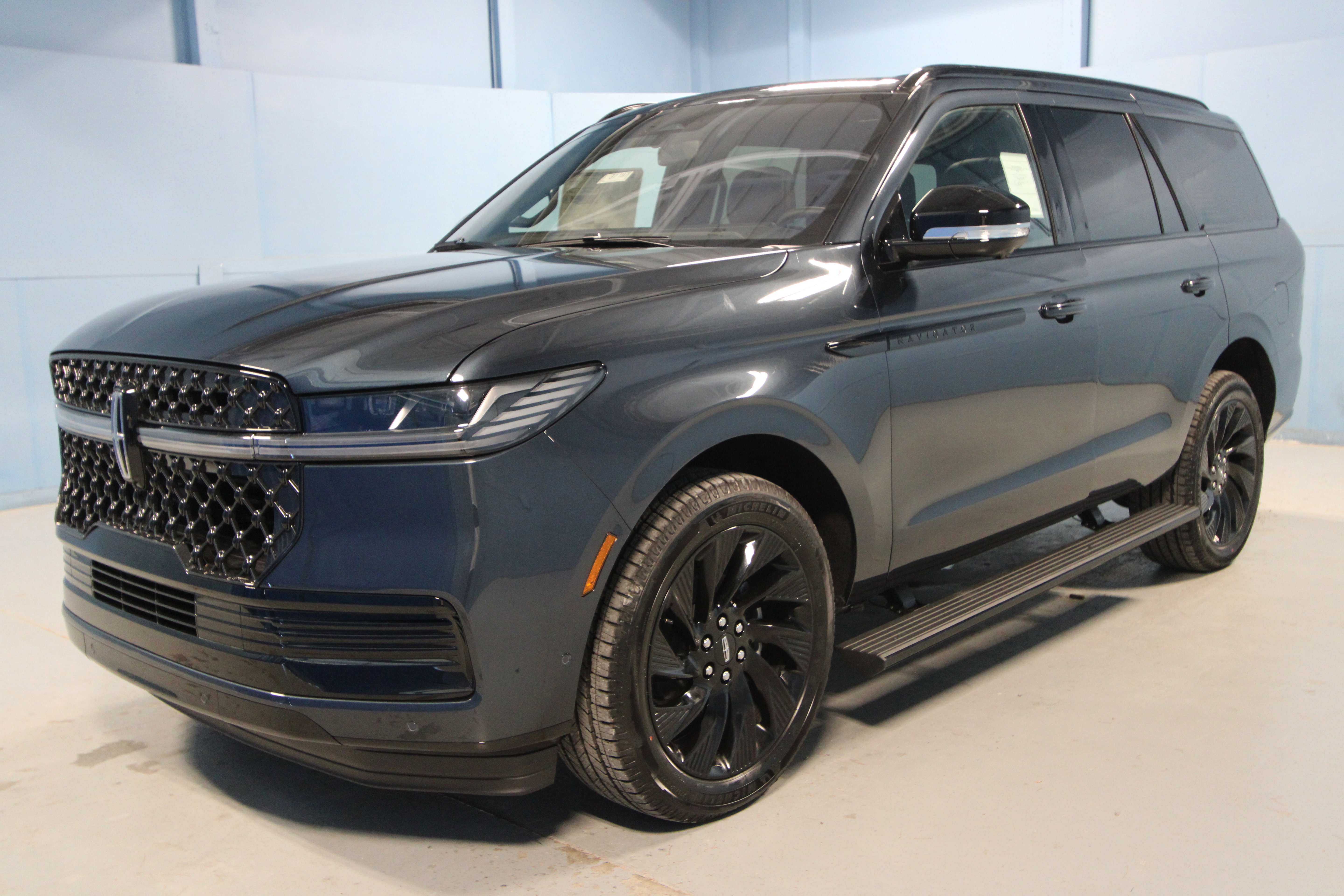 New 2025 Lincoln Navigator Reserve w/ Jet Appearance Package image 31