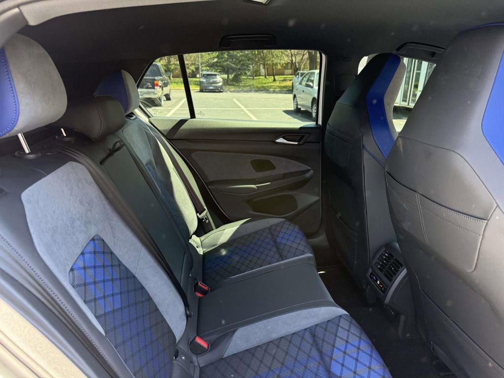 Used 2025 Volkswagen Golf R Black Edition image 17