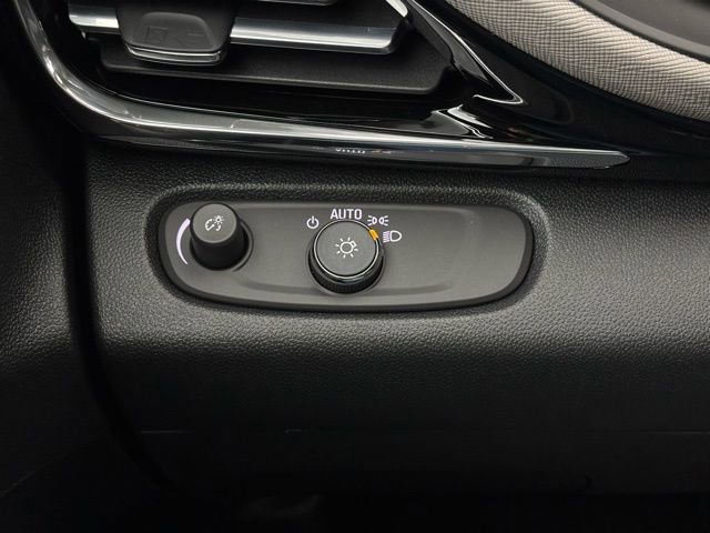 New 2026 Buick Envista Avenir image 22