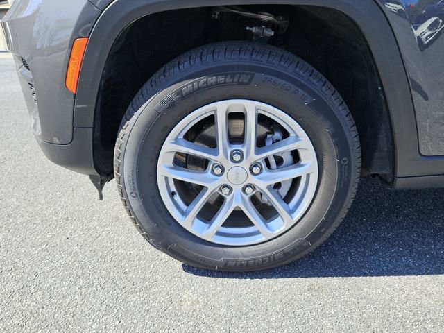 Used 2025 Jeep Grand Cherokee Laredo X image 9