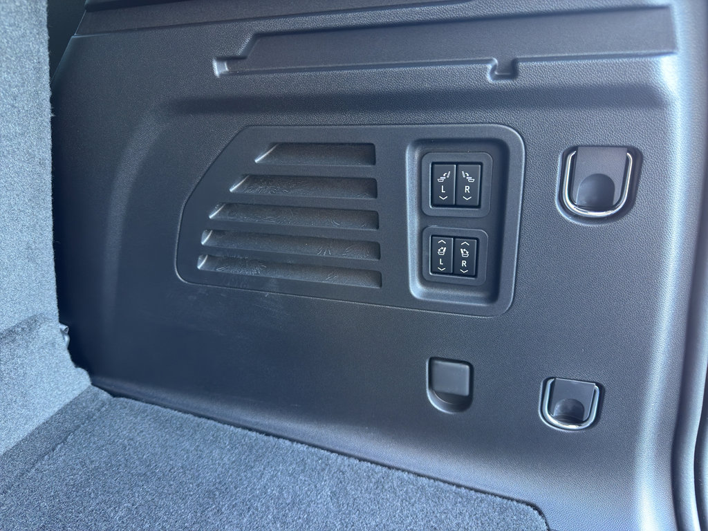 New 2026 GMC Acadia Denali w/ Super Cruise Package image 12