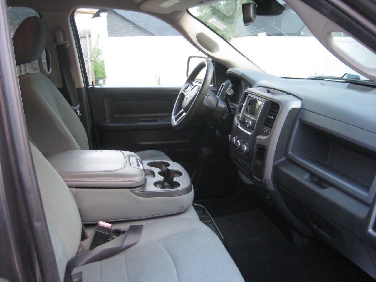 Used 2018 RAM 1500 ST w/ SXT Appearance Group AWD/4WD image 16