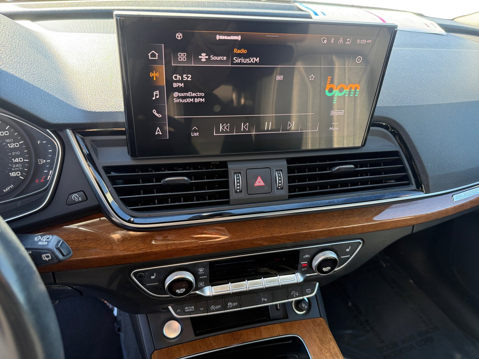 Used 2022 Audi Q5 2.0T Premium w/ Convenience Package image 12