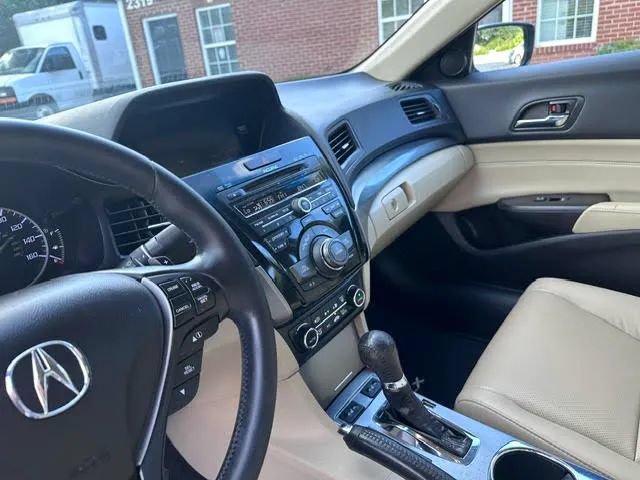 Used 2015 Acura ILX w/ Technology Package FWD image 9