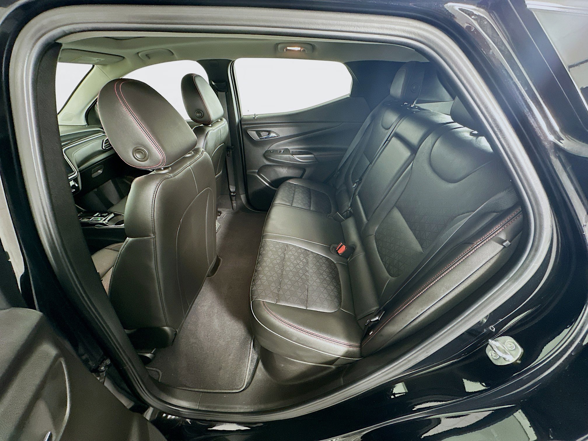 Used 2023 Chevrolet Bolt EUV Premier w/ Sun & Sound Package image 28