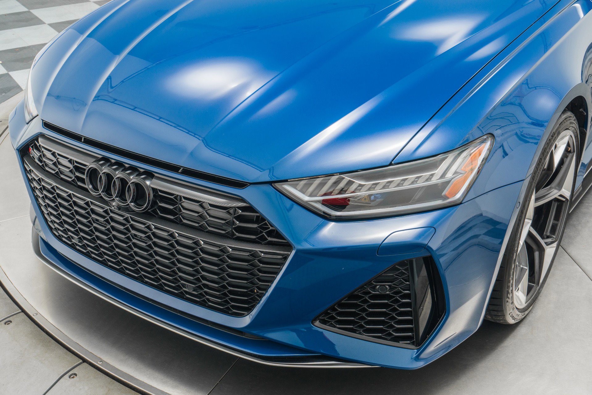 Used 2024 Audi RS 6 performance w/ Black Optic Package image 37