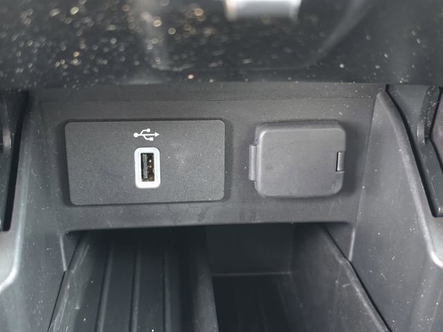 Used 2018 Ford Explorer XLT w/ Equipment Group 202A FWD image 36