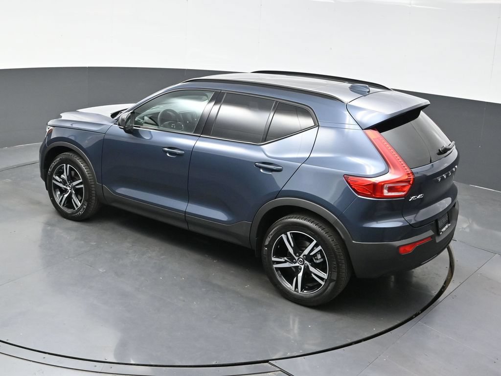 New 2026 Volvo XC40 B5 Core w/ Climate Package AWD/4WD image 37
