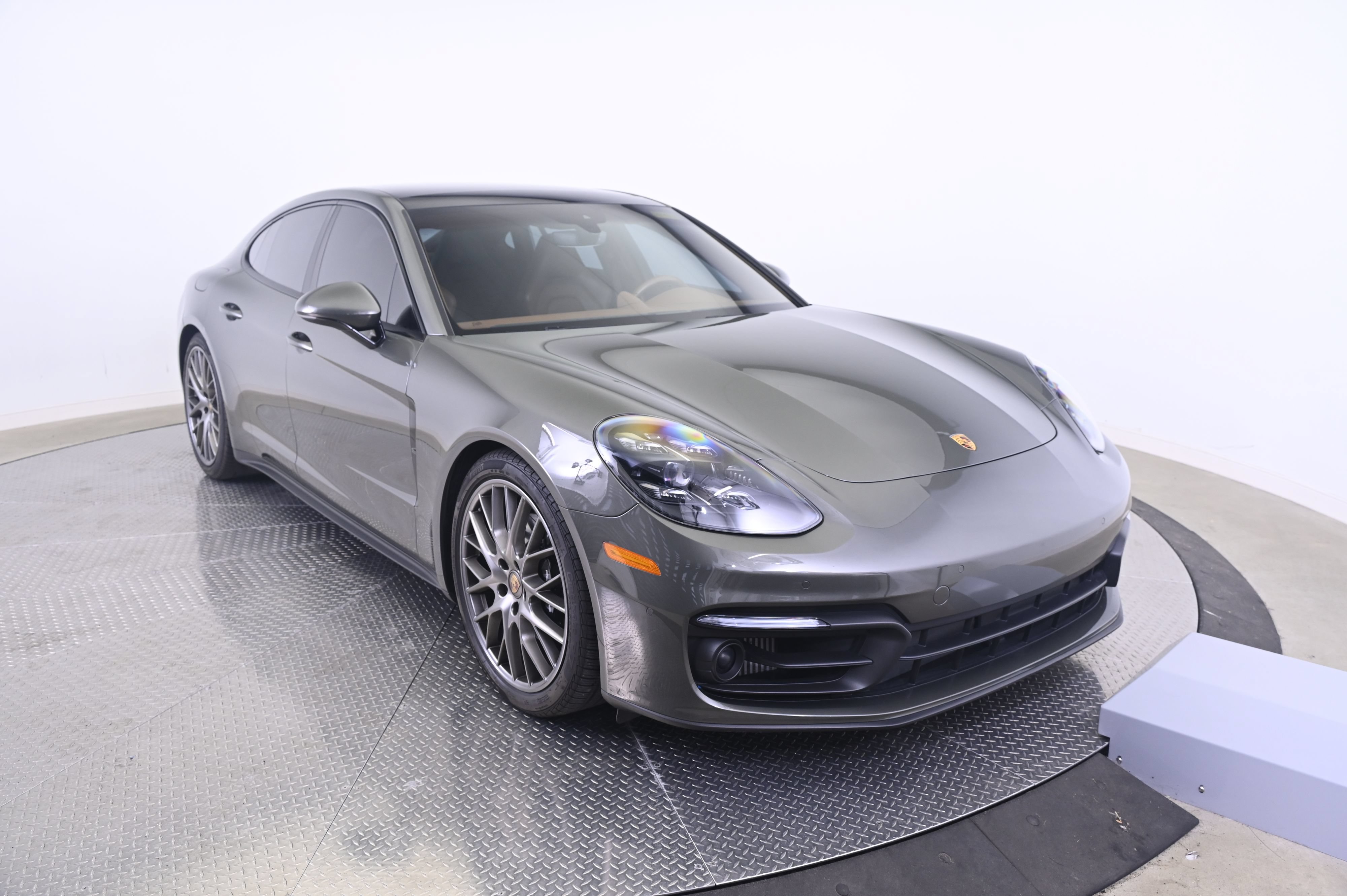 Certified 2023 Porsche Panamera 4S AWD/4WD image 9