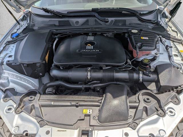Used 2015 Jaguar XF Premium RWD image 21