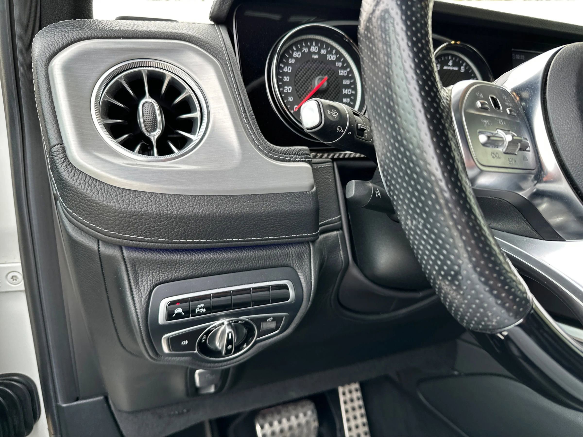 Used 2019 Mercedes-Benz G 63 AMG 4MATIC w/ Parking Package image 19