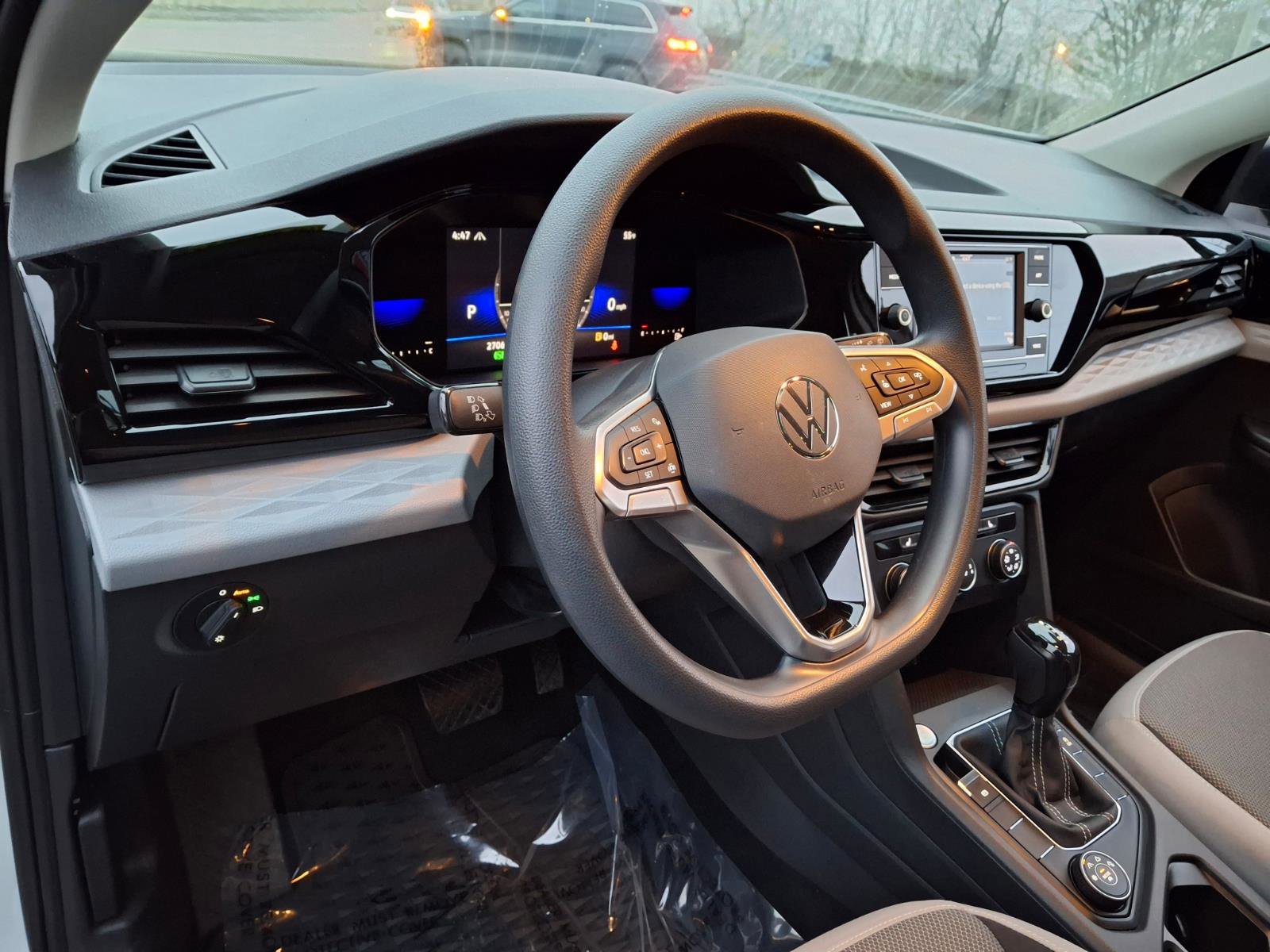 Used 2022 Volkswagen Taos S image 10